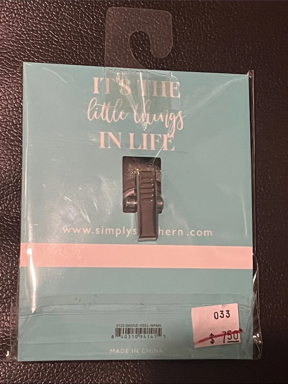 Simply Southern MAMA Rainbow Retractable Badge Reel | NWT